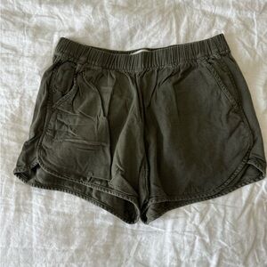 Madewell pull on shorts